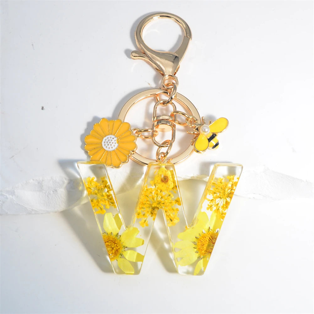 Cute Artificial Pearl Bee Pendant 26Letters Keychain Fashion Daisy Flower Filled Resin Keyring Women Men Car Bag Phone Widget